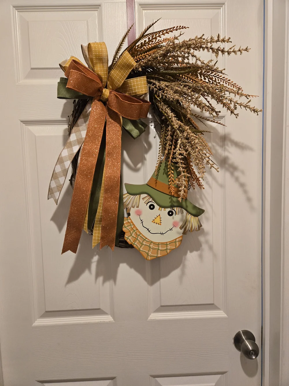 Autumn Scarecrow Wreath in Orange, Green & Cream